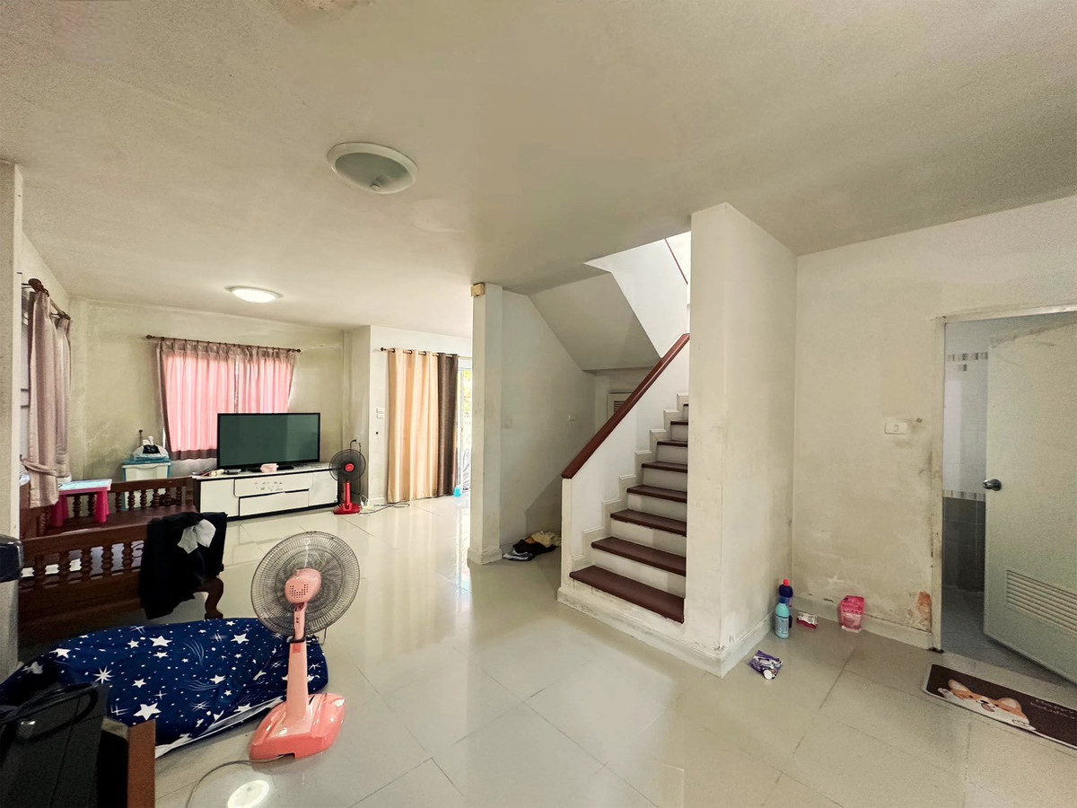 บ้านแฝดสไตล์บ้านเดี่ยว ปทุมธานี ใกล้ดรีมเวิลด์ ทำเลดี เพียง 2.29 ลบ. – รูปที่ 4