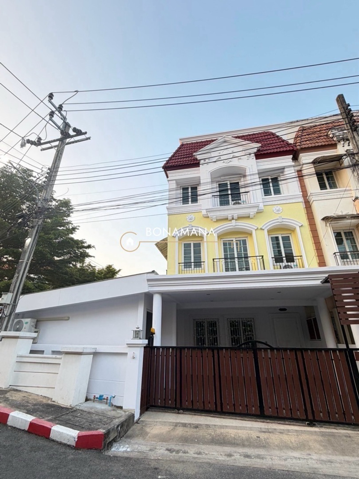 ให้เช่าบ้าน Townhome หมู่บ้าน Urban Sathorn (Bolero zone) ติดถนนใหญ่ ราชพฤกษ์ (BTS บางหว้า 1.8km) ให้เช่าบ้าน Townhome หมู่บ้าน Urban Sathorn (Bolero zone) ติดถนนใหญ่ ราชพฤกษ์ (BTS บางหว้า 1.8km)