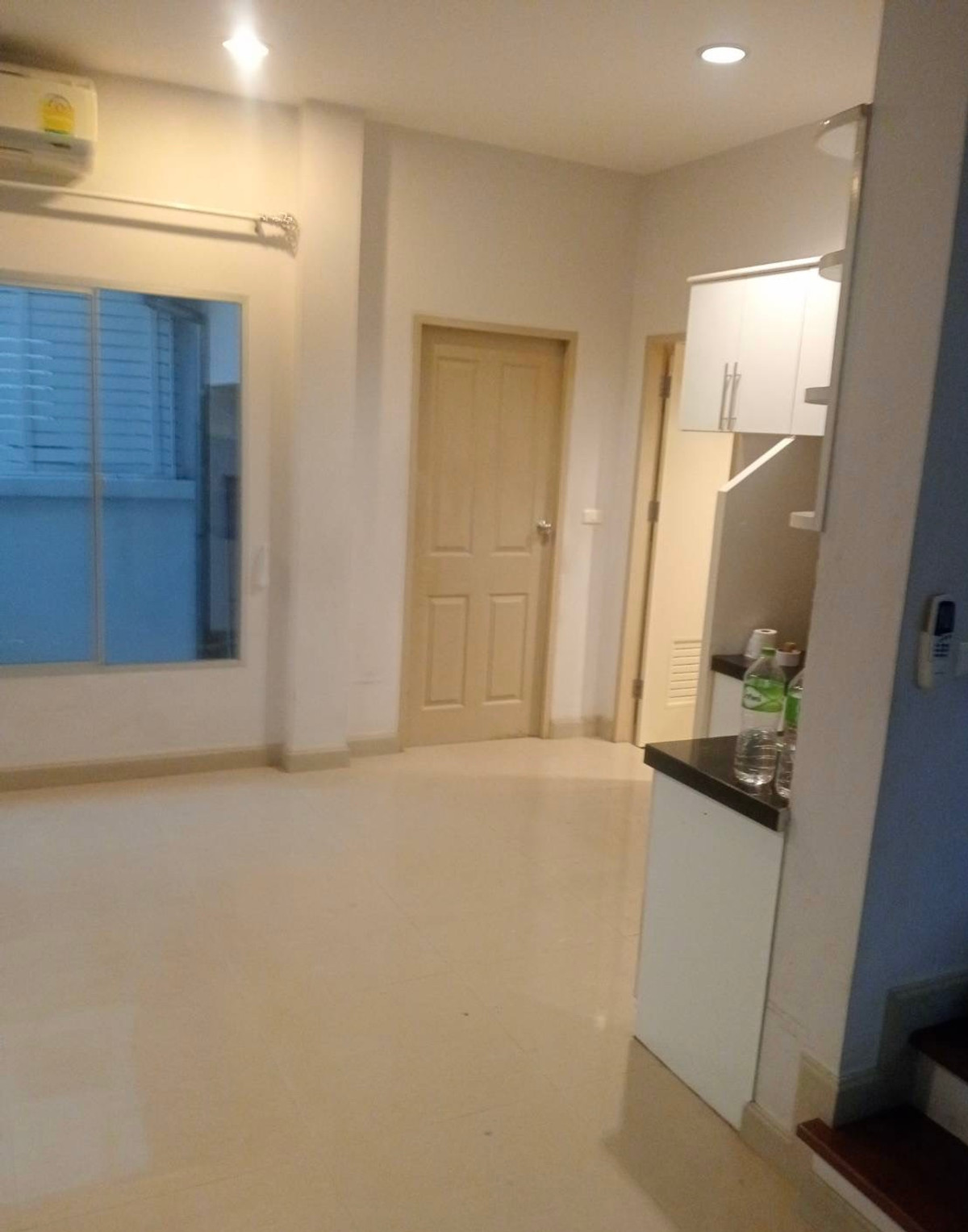 [ขายพร้อมผู้เช่า] 🏡 The Centro Sukhumvit 113 – หลังมุม เป็นส่วนตัว ใกล้รถไฟฟ้า 2 สาย บ้านสวย ทิศเหนือ | แอร์ 4 เครื่อง | ใกล้ BTS สำโรง & MRT ศรีด่าน – รูปที่ 4
