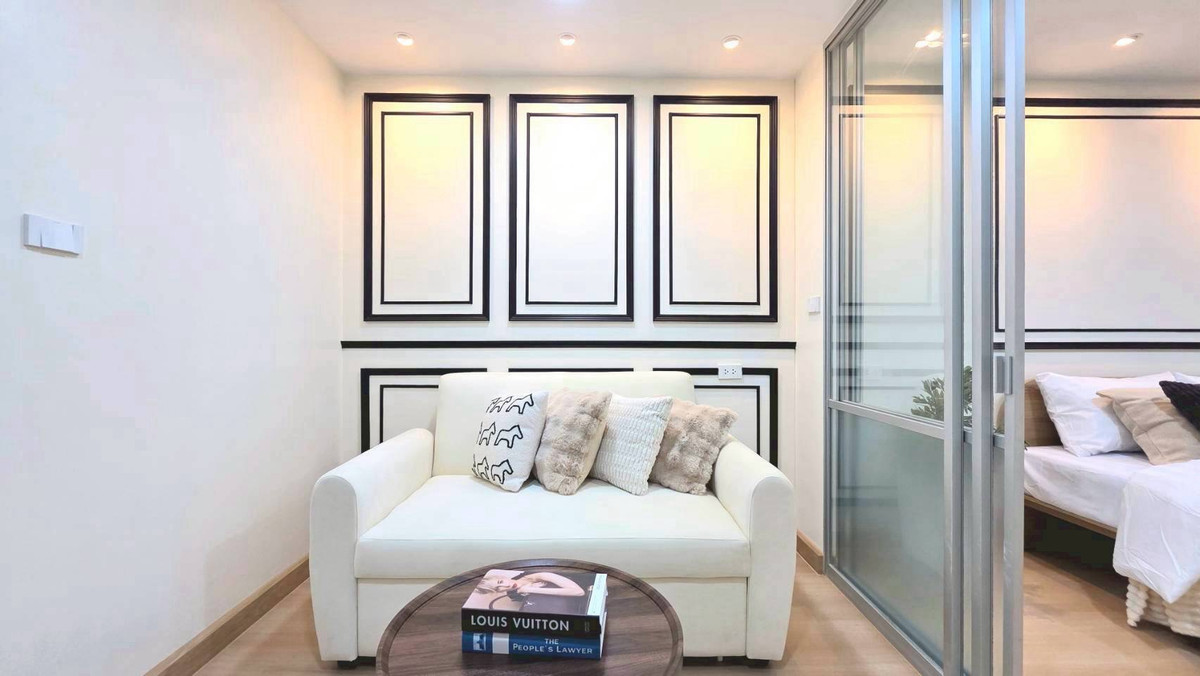 🔥 Beautiful rooms like this dont come around often. Hurry and say hello before you miss the opportunity!
