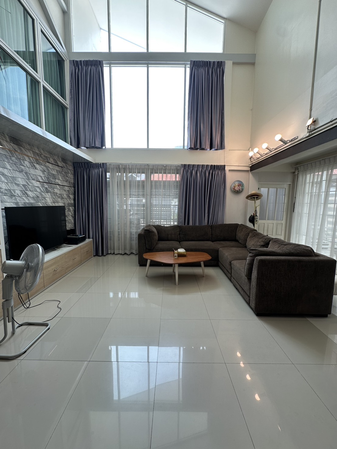 🏢✨ Home Office for Rent — Vibhavadi Soi 4 Prime city location near Ratchada – Huai Khwang, ideal for both residential living and office use. 🏢✨ Home Office for Rent — Vibhavadi Soi 4 Prime city location near Ratchada – Huai Khwang, ideal for both residential living and office use.