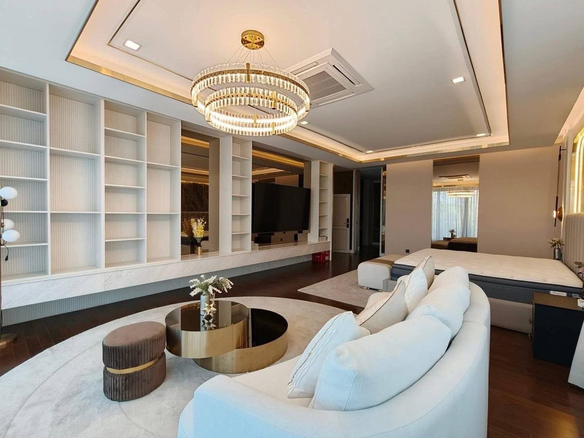 ✨ขายบ้านหรู 3 ชั้น โครงการGrand Bangkok Boulevard East Rama 9 หน้าบ้านไม่ชนใคร