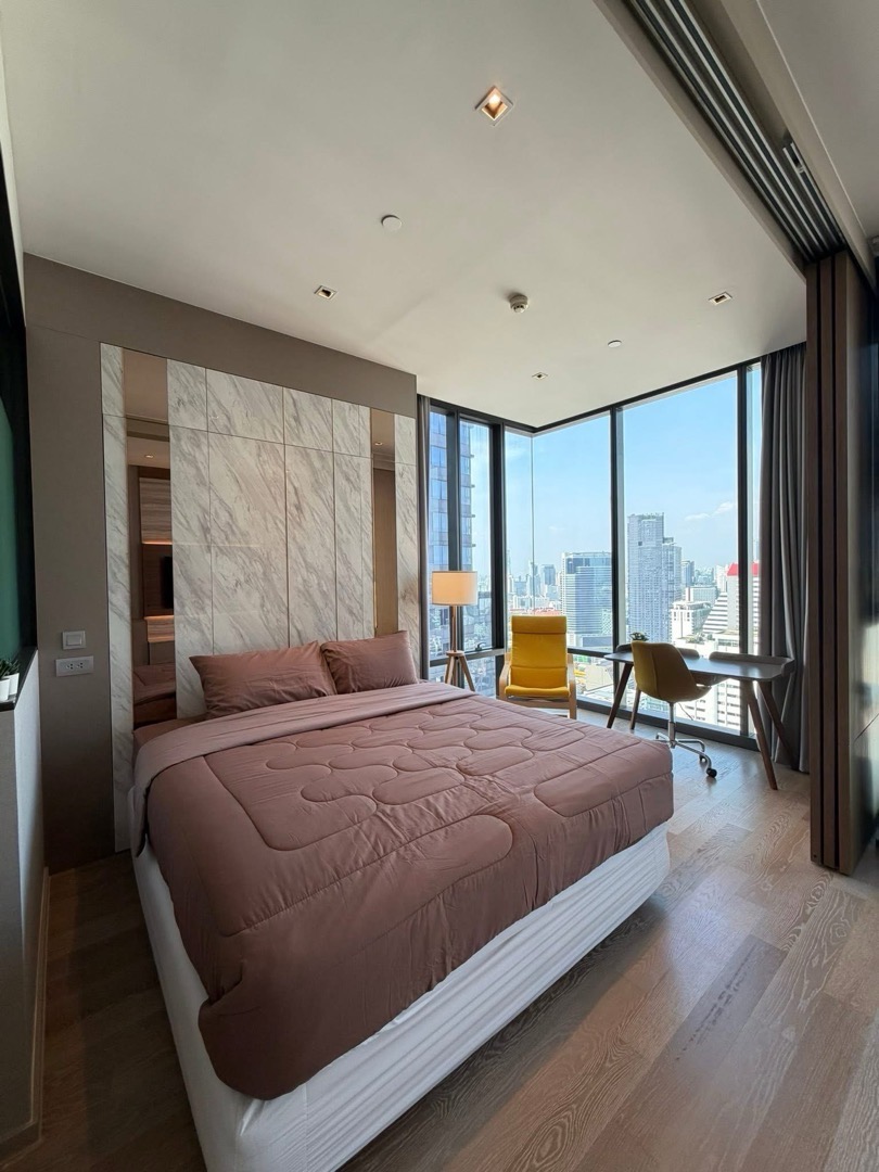 🔥 Corner room, 36th floor, view of Chong Nonsi intersection | New room, never rented out | High-End in the heart of Silom

🏙 Ashton Silom
Luxury condo in the heart of CBD Silom-Sathorn