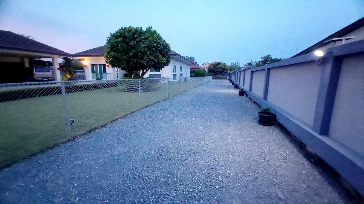 Land for sale with building, 1 rai, Mueang Nakhon Pathom District, nice location. – รูปที่ 4
