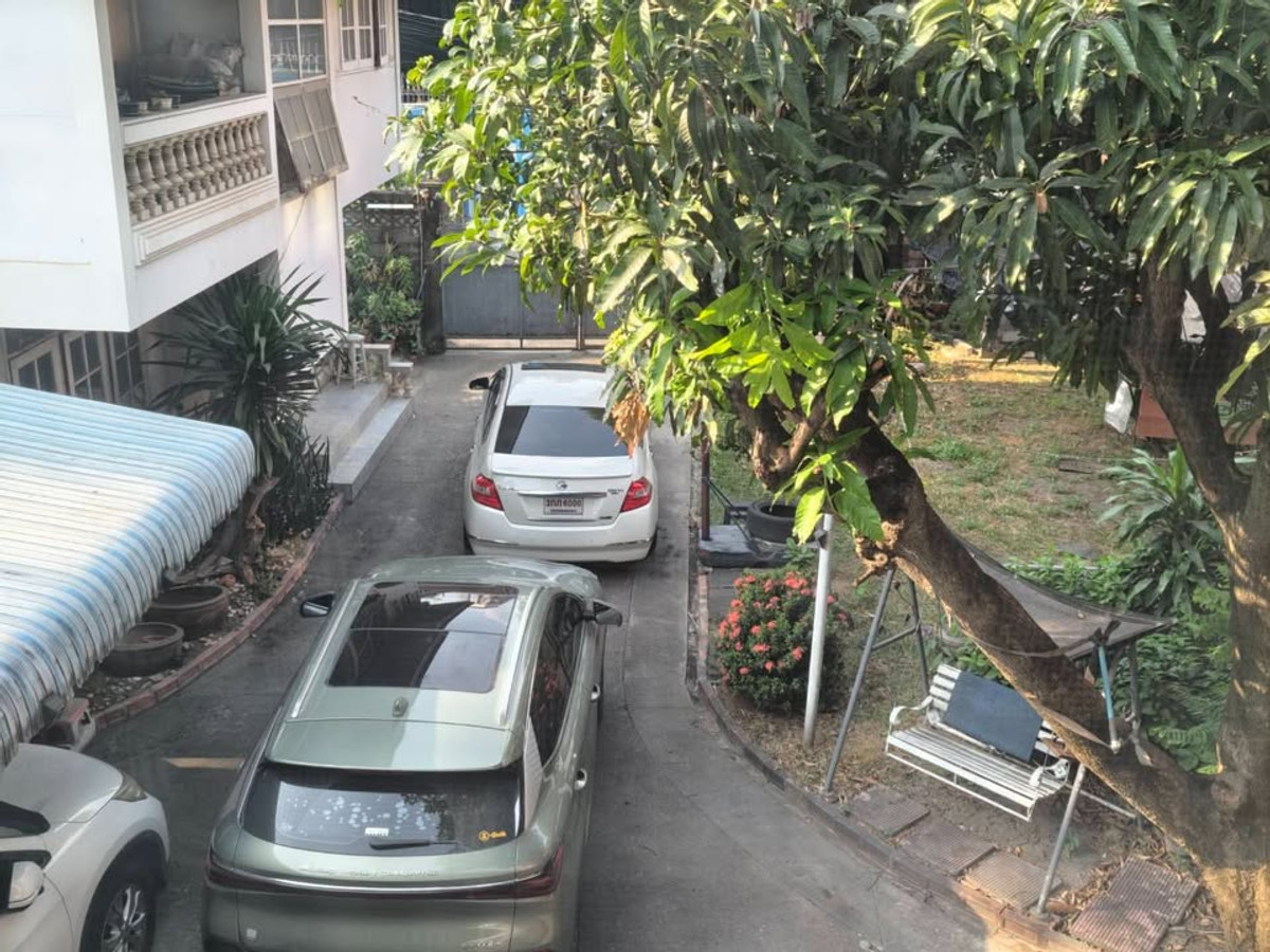 ขายที่ดินพร้อมสิ่งปลูกสร้างบ้าน  3 หลัง ภายในบ้าน208 ตรว.  – รูปที่ 2