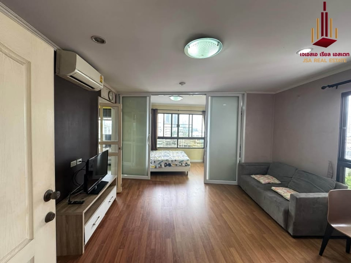 ✨ For Rent: Lumpini Place Narathiwas 24 Condo ✨ 💰 Only 14,000 THB/month