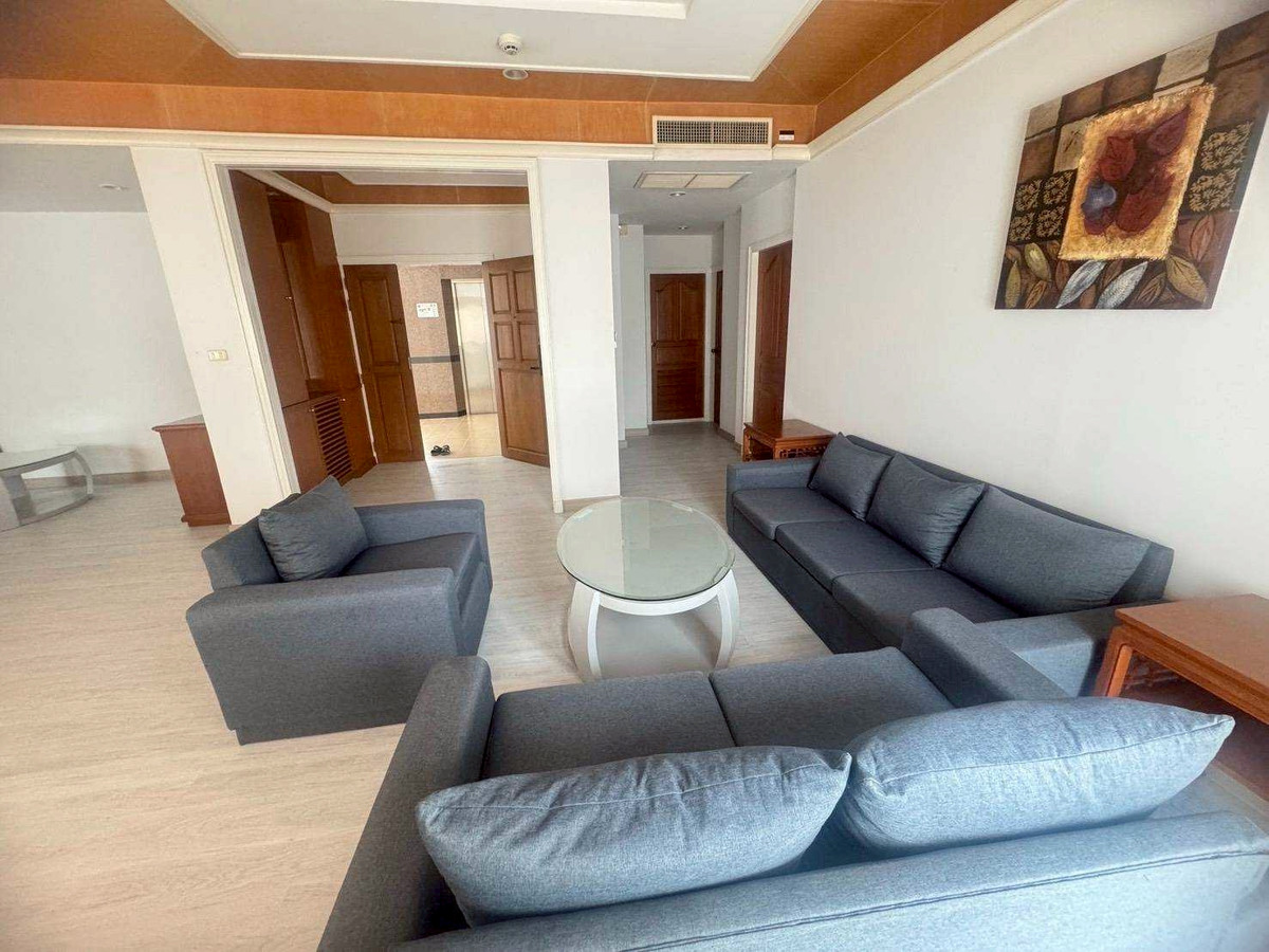 LTH15234 – Spacious Condo Pet-Friendly for Rent Nana | City Lifestyle Best Value | Near BTS Nana | 75,000 THB | คอนโดให้เช่า นานา ห้องใหญ่ เลี้ยงสัตว์ได้ คุ้มค่า ใกล้ BTS นานา
