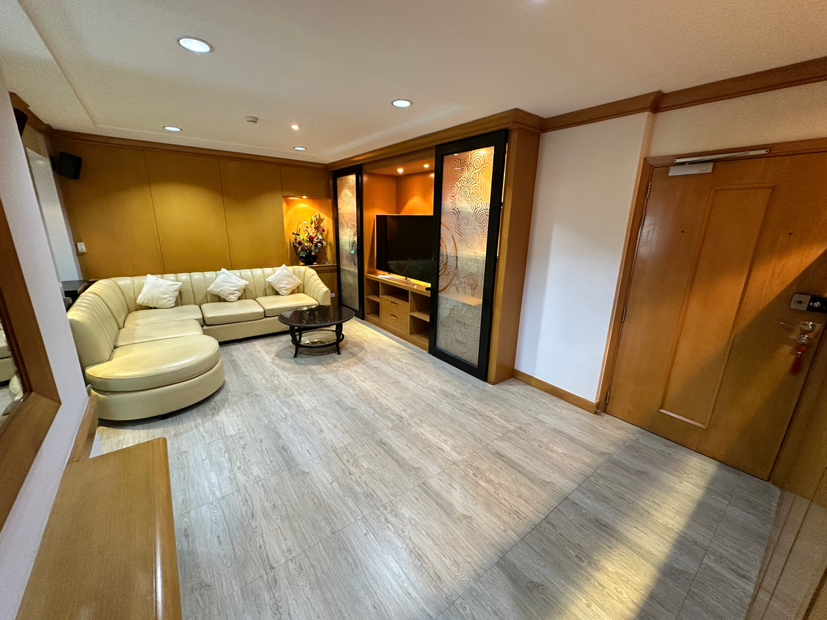 🔥 163 sqm ONLY 50K! Large Balcony Condo in Si Phraya |  // 163 ตร.ม. เพียง 50,000! คอนโดระเบียงใหญ่ สี่พระยา |  – รูปที่ 2