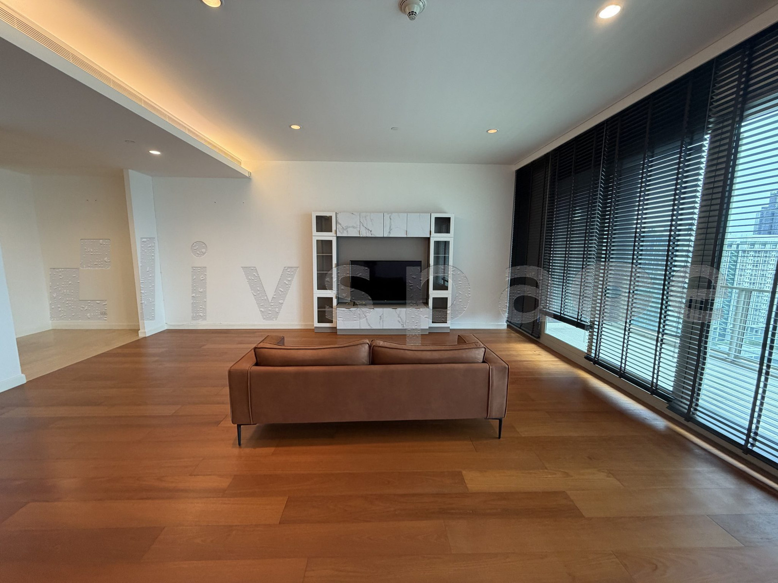 ▚ L0DC03ツ ให้เช่า: 185 Ratchadamri 3 Bed 223ตร.ม. ยูนิตใหญ่ วิวสนามม้าสุดปัง รีโนเวทพร้อมอยู่(Partly Furnished) 🏙️✨ – รูปที่ 2