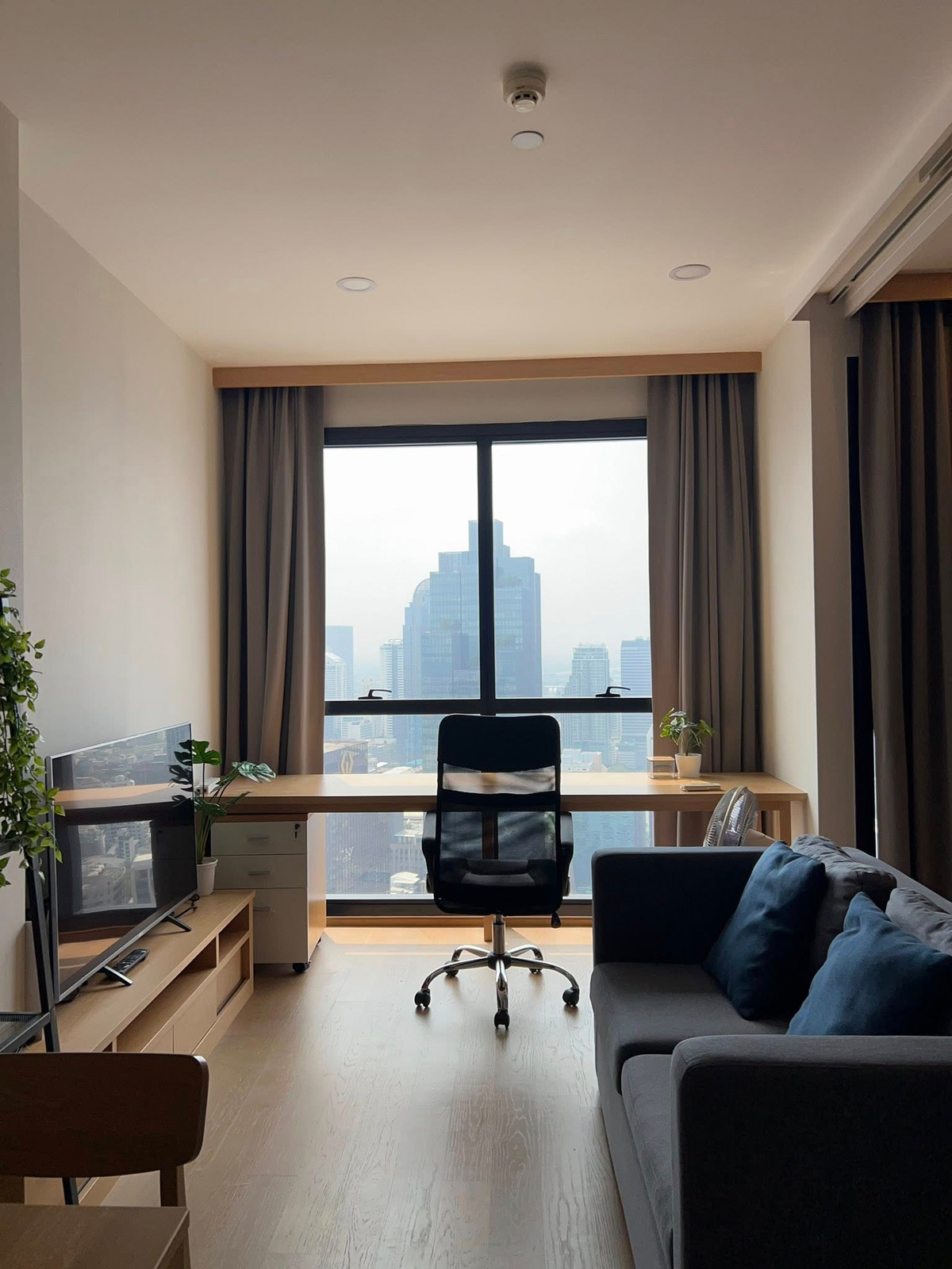 Iconic Landmark in the heart of Sam Yan! 📍 Aston Chula-Silom, beautiful room, city view, not hot direction, 200m to MRT with world-class central area.