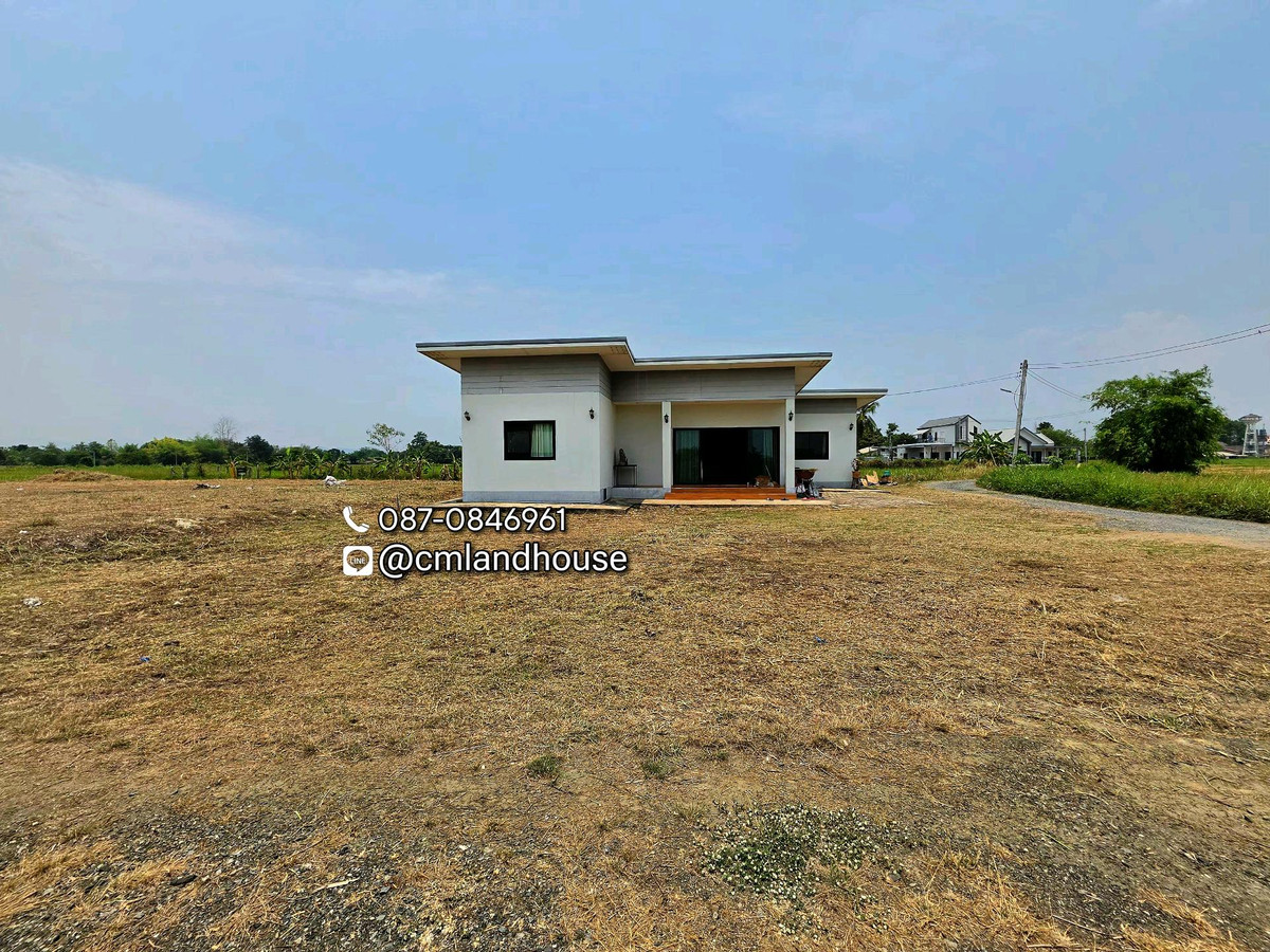 Cheap sale, large house, half rai land, 196 sq m., near Central Festival (Childrens Court intersection), 9 km., can buy additional land for another 200 sq m, totaling 1 rai.