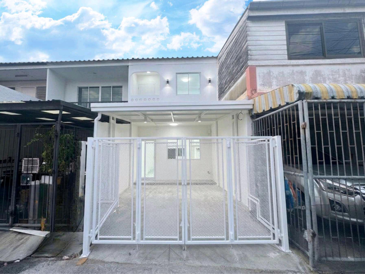 Townhouse for sale Village of the Supreme Military Headquarters, Ramintra 64, Khan Na Yao
(Can enter via Nawamin 163,157)
Along Ekamai-Ramintra Expressway, MRT Khubon and Fashion Island, Synphaet Hospital, Phyathai Hospital, Nawamin, Khlong Kum, Bang Kap Townhouse for sale Village of the Supreme Military Headquarters, Ramintra 64, Khan Na Yao
(Can enter via Nawamin 163,157)
Along Ekamai-Ramintra Expressway, MRT Khubon and Fashion Island, Synphaet Hospital, Phyathai Hospital, Nawamin, Khlong Kum, Bang Kap