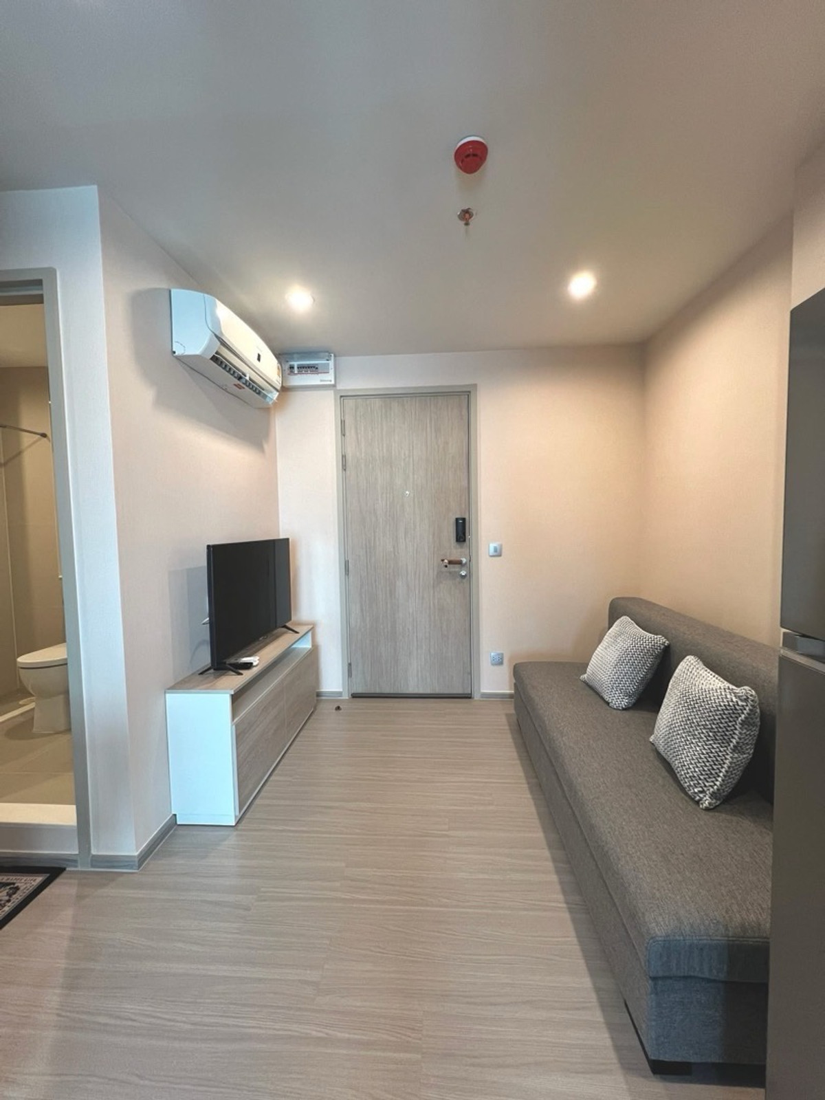 For Rent : แอสปาย เอราวัณ ไพรม์ BTS ช้างเอราวัณ 1ห้องนอน 1ห้องทำงาน 1ห้องน้ำ ห้องสวย เฟอร์นิเจอร์ครบ พร้อมเข้าอยู่ – รูปที่ 2