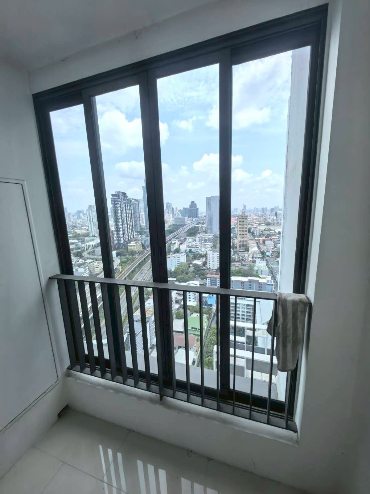 ขายคอนโด Ideo Mobi Sathorn แขวงบางลำภูล่าง เขตคลองสาน จังหวัดกรุงเทพมหานคร ราคา 5,500,000 บาท ขายคอนโด Ideo Mobi Sathorn แขวงบางลำภูล่าง เขตคลองสาน จังหวัดกรุงเทพมหานคร ราคา 5,500,000 บาท