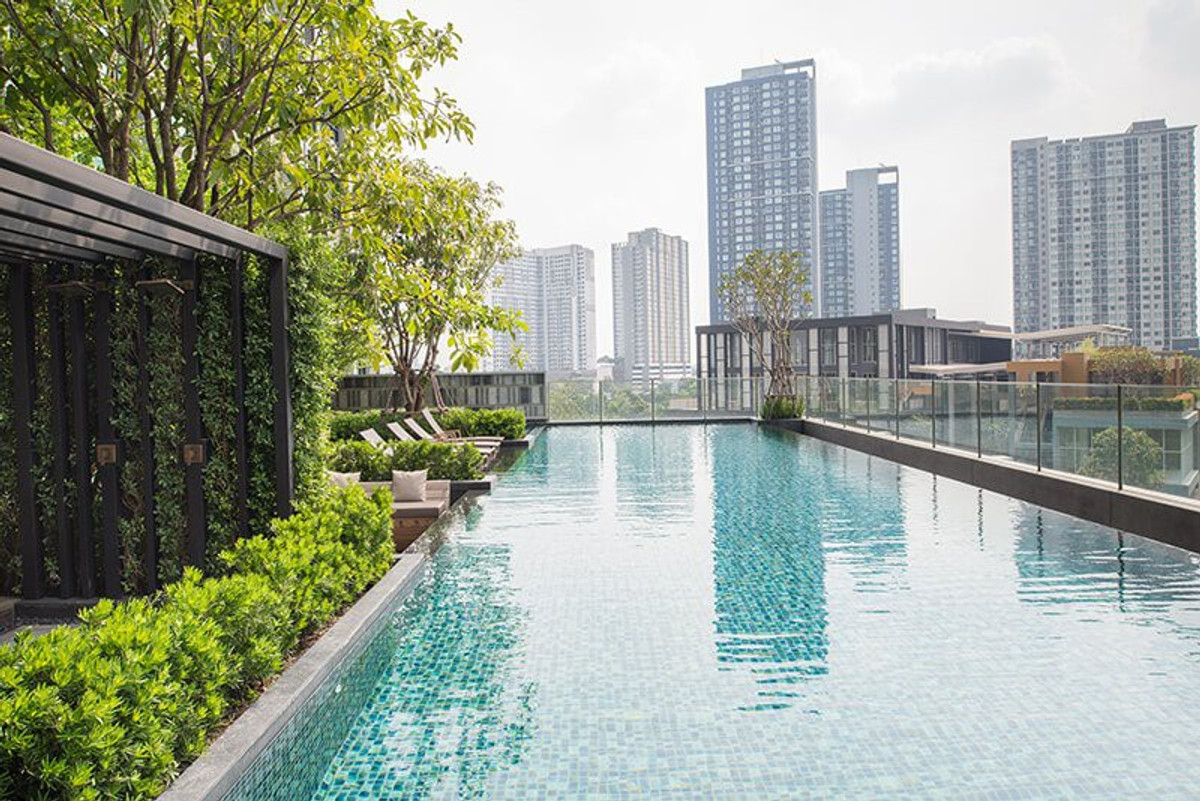 The Base Park East 77 วิวสวย BTS Onnut The Base Park East 77 วิวสวย BTS Onnut