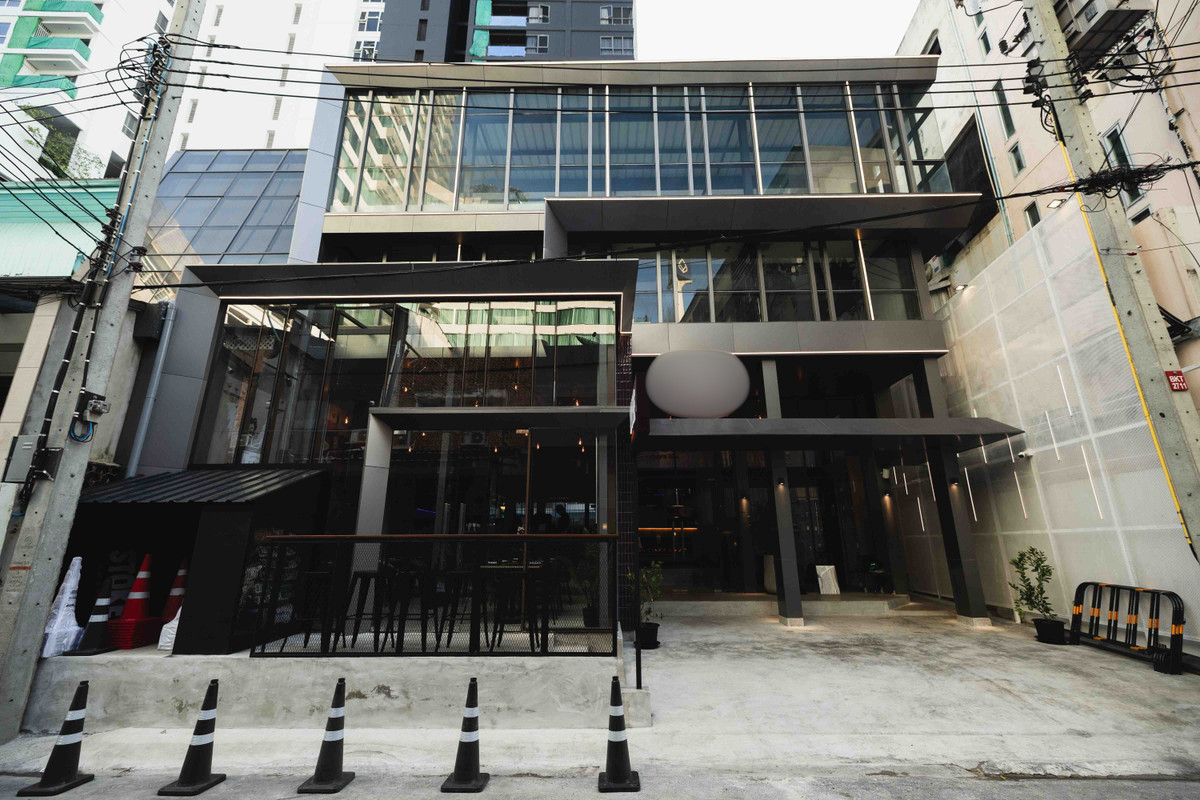 Space for Rent in Thonglor BTS Walk Distance Ideal for Wellness Clinic Space for Rent in Thonglor BTS Walk Distance Ideal for Wellness Clinic