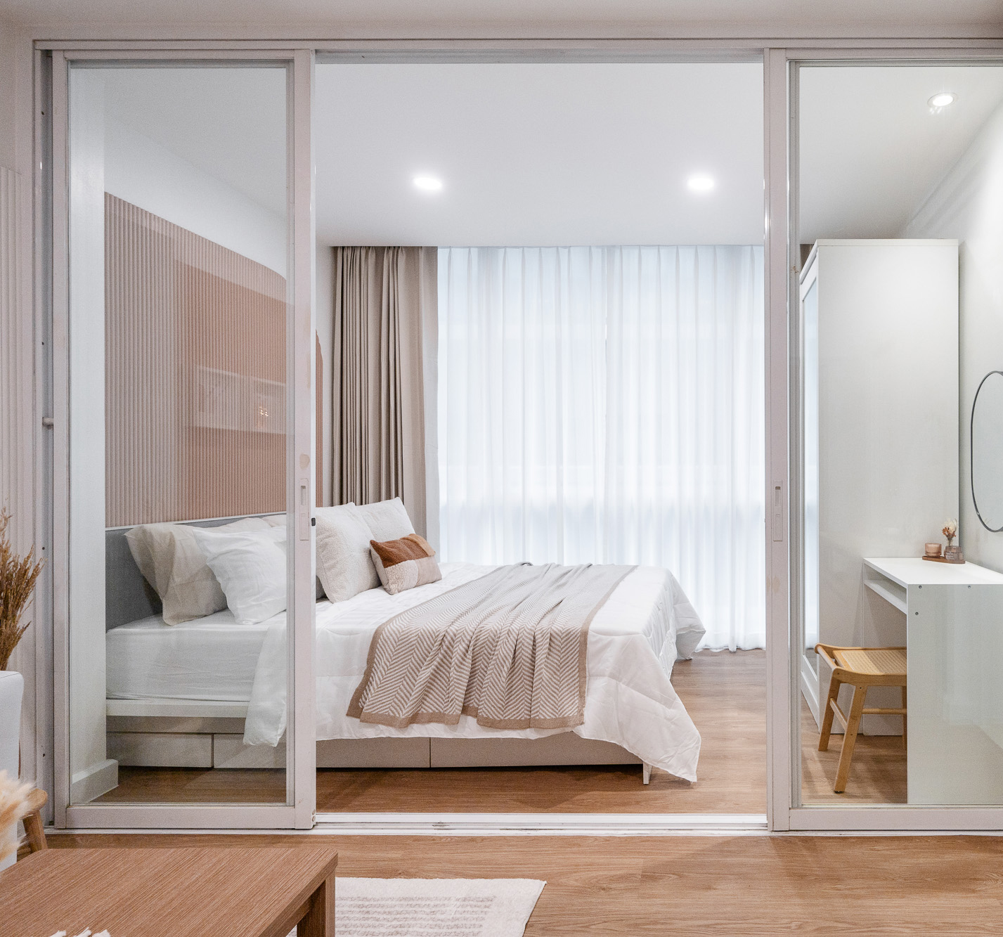 Max Condominium, fully furnished room, pool view, near MRT Nonthaburi Government Center. Max Condominium, fully furnished room, pool view, near MRT Nonthaburi Government Center.