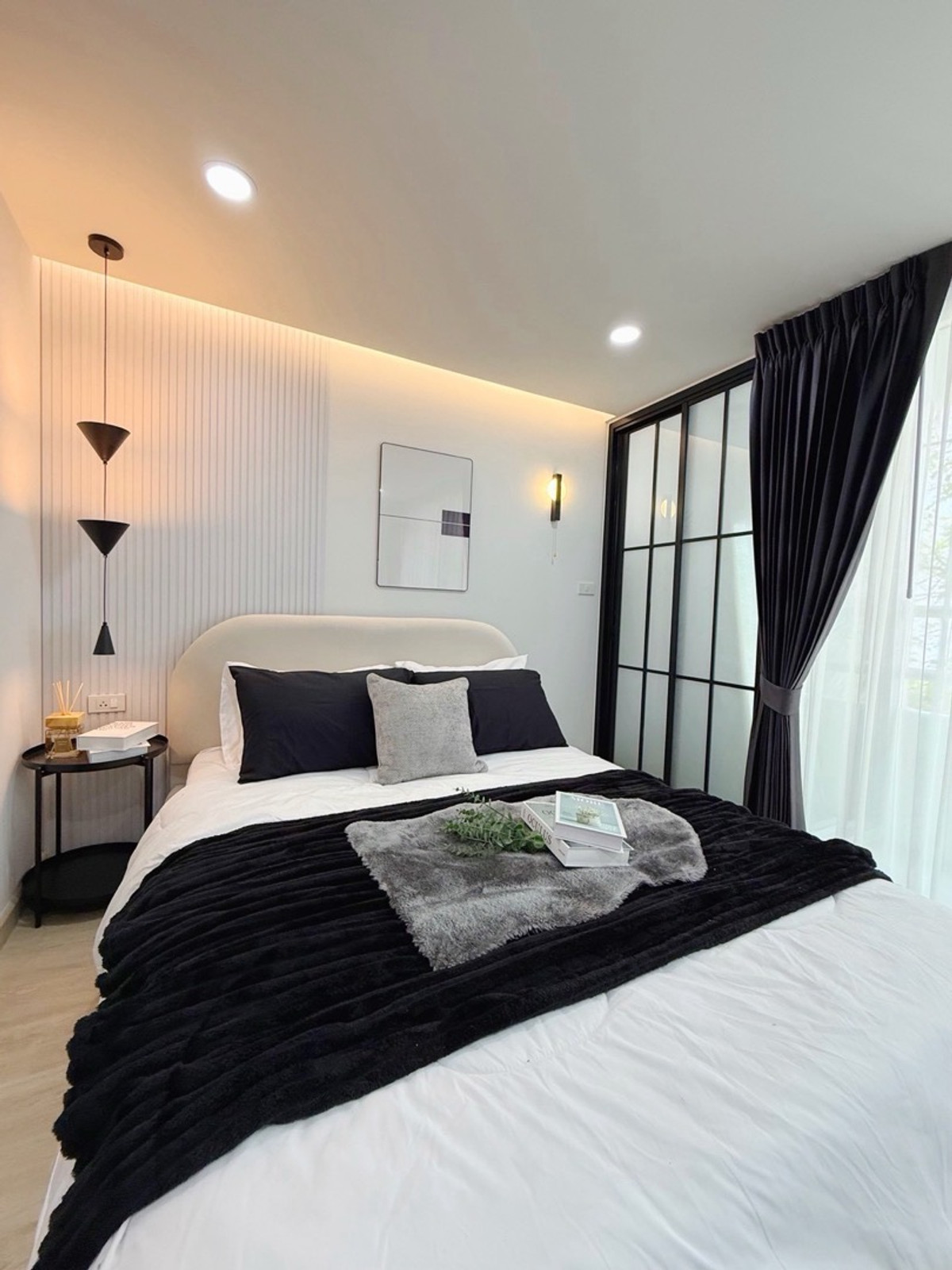 Newly renovated room, the entire room is beautiful, next to the BTS.