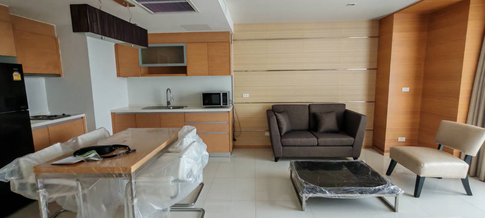 Sathorn Prime Residence ให้เช่า 67ตร.ม. ชั้น 33 เฟอร์ครบ เครื่องใช้ไฟฟ้าครบ มีอ่างอาบน้ำ 27,000 บาท Sathorn Prime Residence ให้เช่า 67ตร.ม. ชั้น 33 เฟอร์ครบ เครื่องใช้ไฟฟ้าครบ มีอ่างอาบน้ำ 27,000 บาท