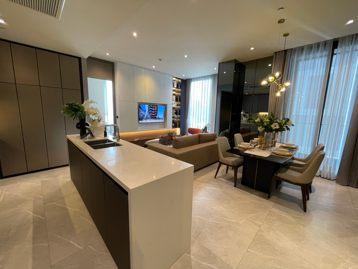 [RARE CORNER UNIT] Hyde Heritage Thonglor – a new definition of world-class luxury. On the Thonglor location Experience a superior living experience. In an ultra-luxury condominium inspired by classic New York architecture, Hyde Heritage Thonglor.