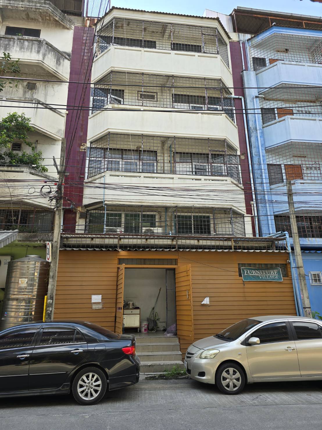 Bus Stop right up front - Bustling Location Perfect for any type of Shop!! Commercial Building for SALE on Main Phetkasem Road 116, Nong Khaem Location: Phetkasem Road, Nong Khang Phlu, Nong Khaem, Bangkok – รูปที่ 3
