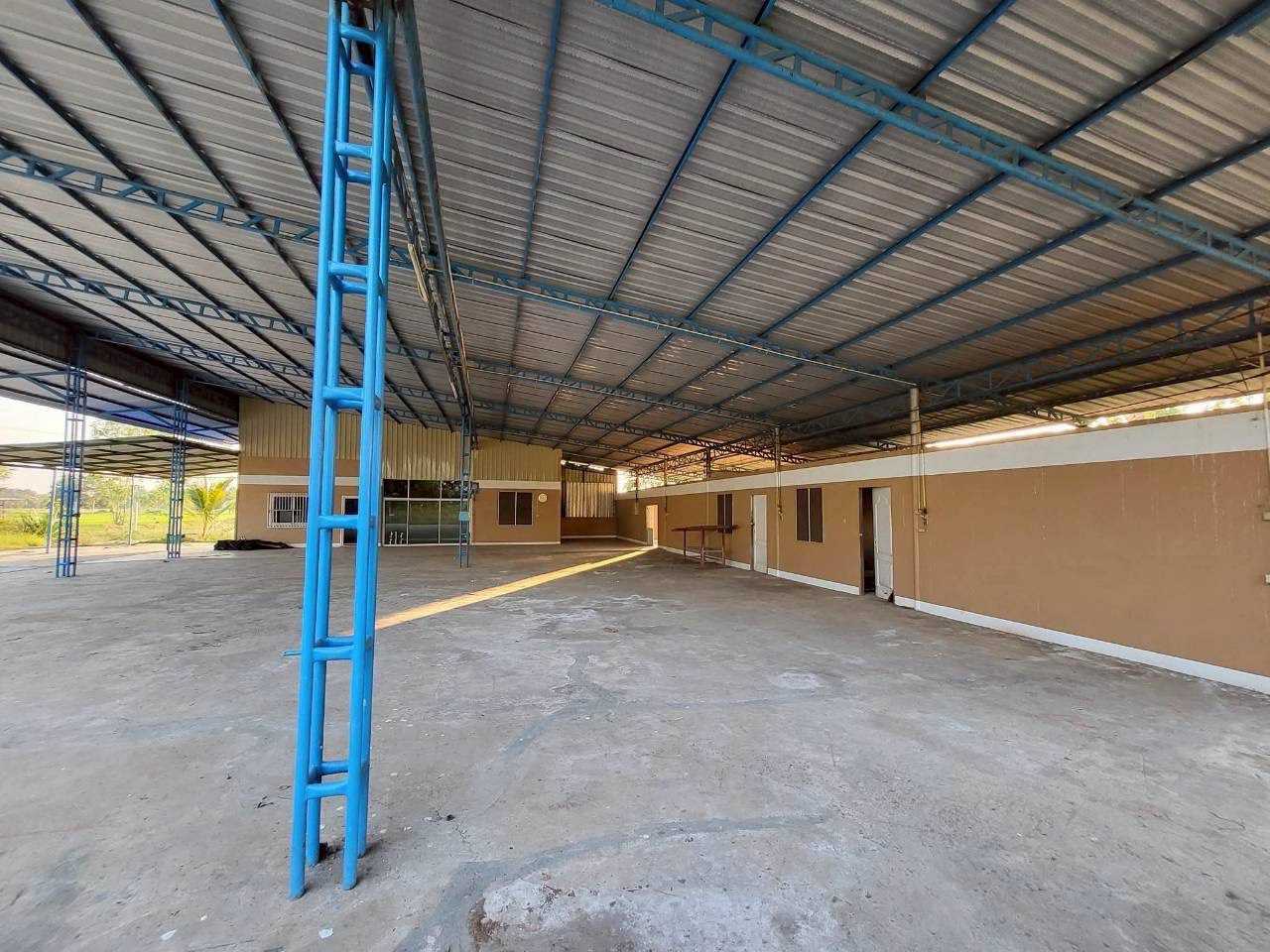 Warehouse for sale in Salok Bat with land and pool – รูปที่ 2