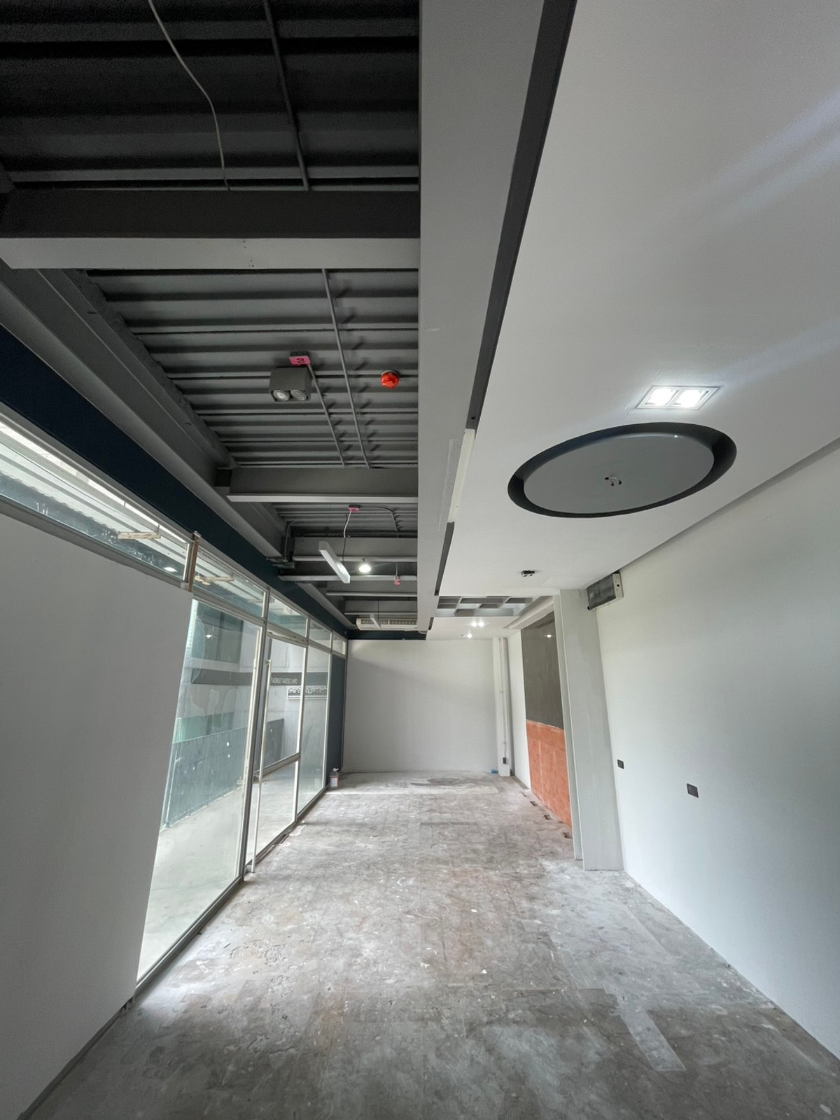 Retail Space for Rent Thonglor Near BTS Thonglor Prime Retail Location Sukhumvit
