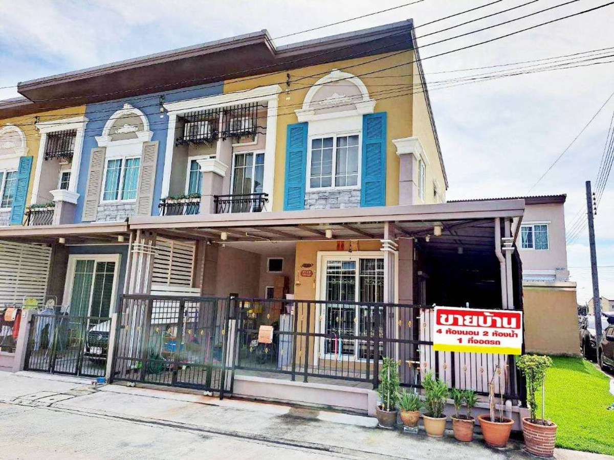 Urgent sale! Corner townhome, Golden Town 2 Bang Khae, prime location, close to MRT Lak Song, 5 minutes!