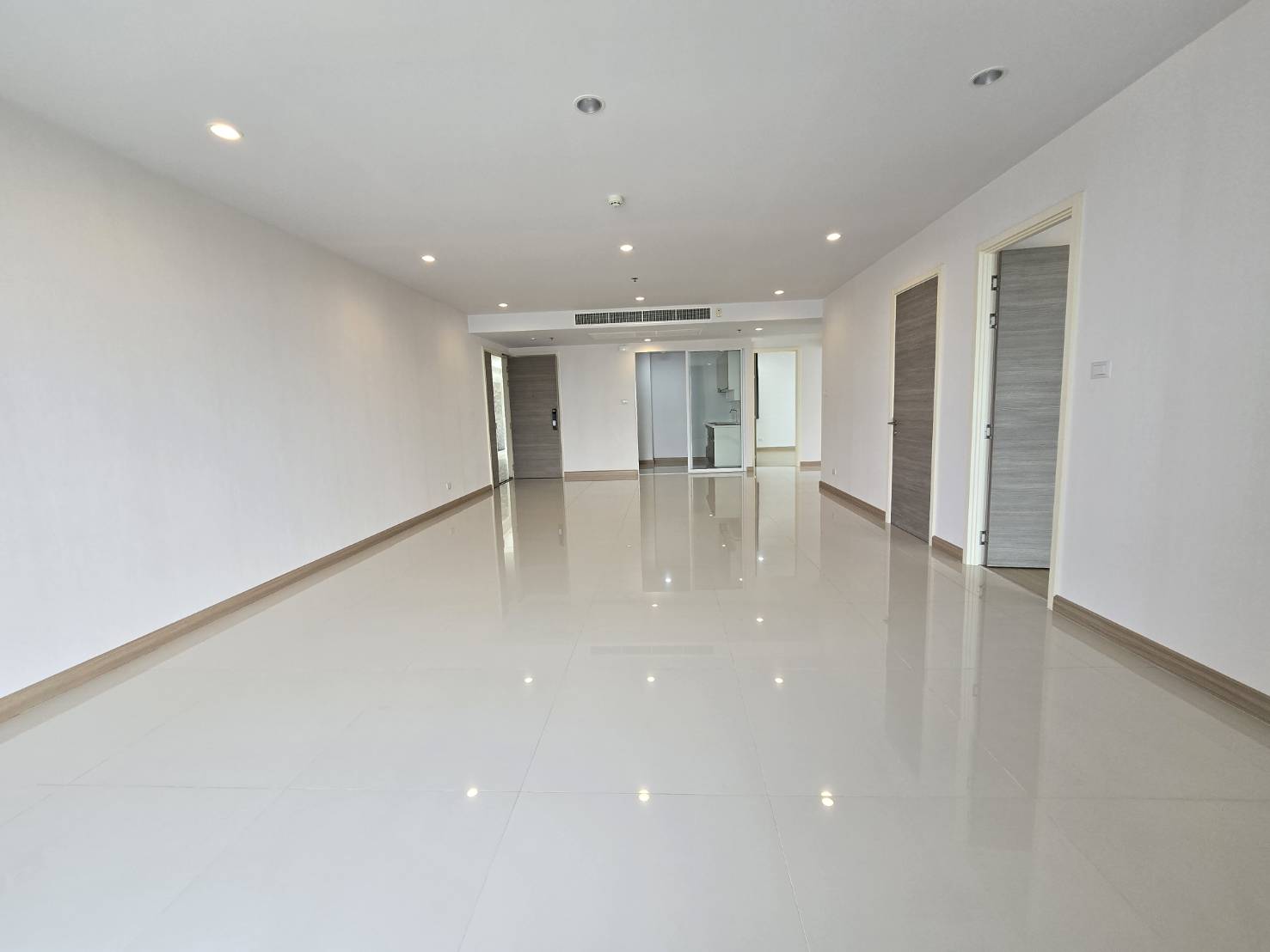 For Rent 3 bed Supalai Riva Grande, area 157 sq.m., many rooms to choose from. For Rent 3 bed Supalai Riva Grande, area 157 sq.m., many rooms to choose from.
