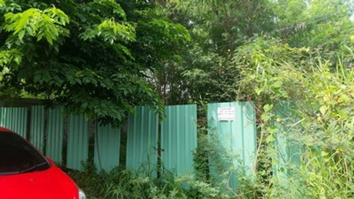 Beautiful long-term land for rent, 2 rai, corner plot, next to the road on 2 sides of the alley, community area, suitable for many businesses, cheap price, Phetkasem 63. Beautiful long-term land for rent, 2 rai, corner plot, next to the road on 2 sides of the alley, community area, suitable for many businesses, cheap price, Phetkasem 63.