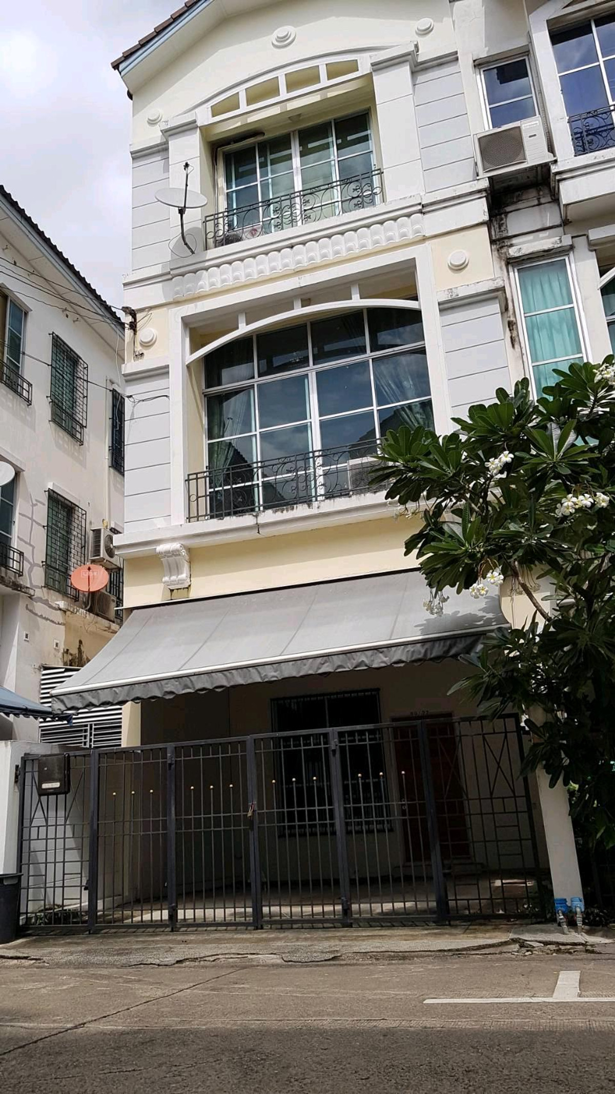 Baan Klang Muang Ladprao 71 (Baan Klang Muang Ladprao 71) Baan Klang Muang Ladprao 71 (Baan Klang Muang Ladprao 71)