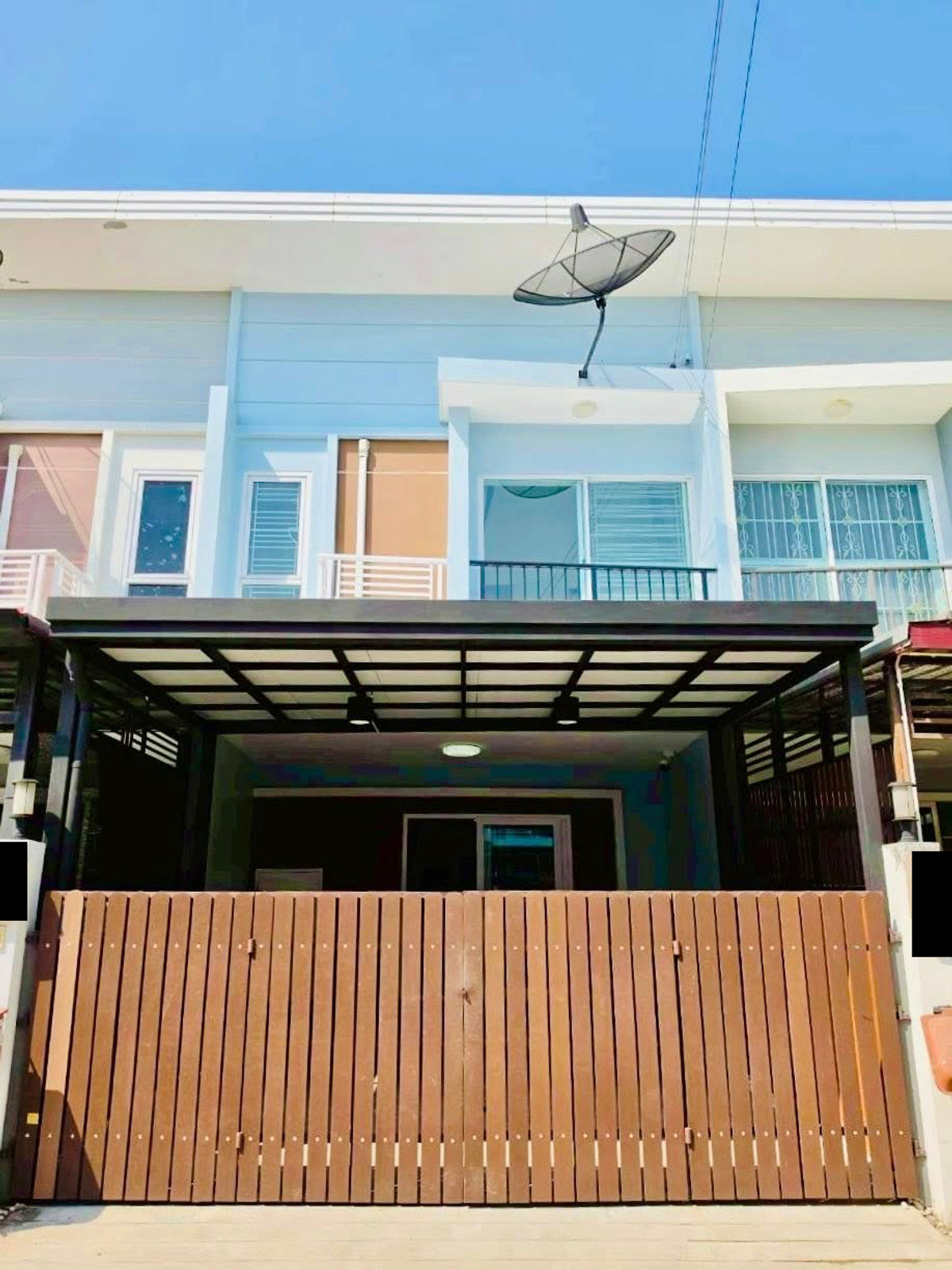 Renovated house 18.7 sq m, 3 bedrooms, 2 bathrooms, 2 parking spaces, 2-story townhome, Supalai Bella King Kaew, Srinakarin. Renovated house 18.7 sq m, 3 bedrooms, 2 bathrooms, 2 parking spaces, 2-story townhome, Supalai Bella King Kaew, Srinakarin.