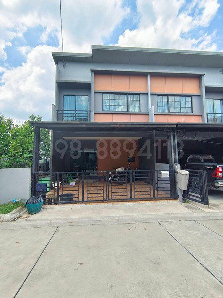 Townhome for sale, corner house, wide garden area, Siri Place Charan Pinklao, area 34.3 sq m, 3 bedrooms, 3 bathrooms, village next to the expressway, near MRT Purple Line. Townhome for sale, corner house, wide garden area, Siri Place Charan Pinklao, area 34.3 sq m, 3 bedrooms, 3 bathrooms, village next to the expressway, near MRT Purple Line.
