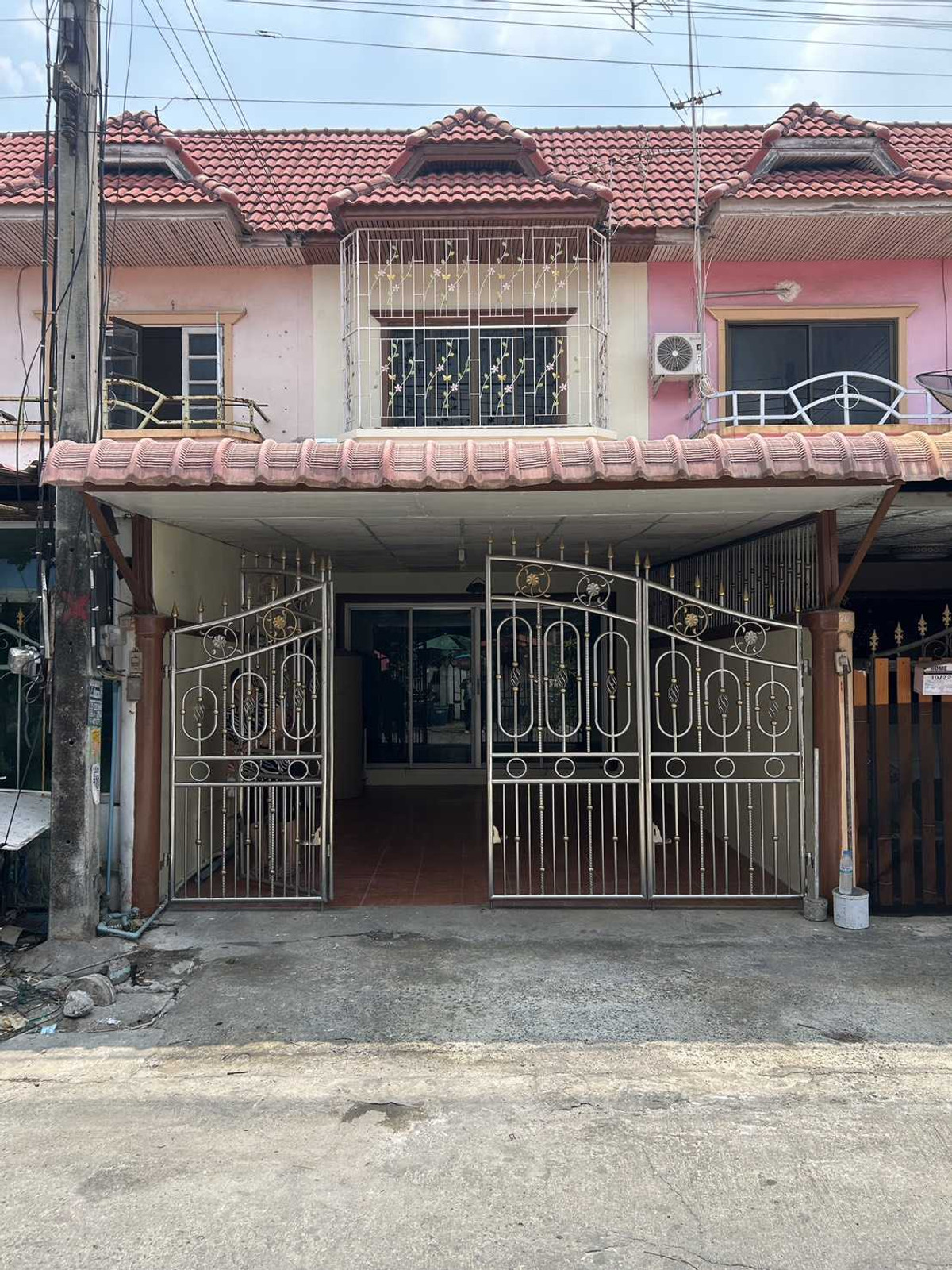 Townhouse for sale DD Land Village, 139 sq m., near DD Land Market. Townhouse for sale DD Land Village, 139 sq m., near DD Land Market.