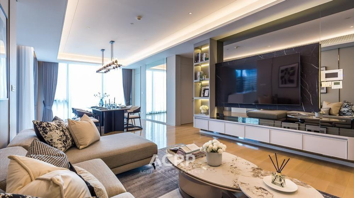 Condo for sale / Rent at Baan Sindhorn with a view of the Kimpton Malai Hotel lobby. Condo for sale / Rent at Baan Sindhorn with a view of the Kimpton Malai Hotel lobby.