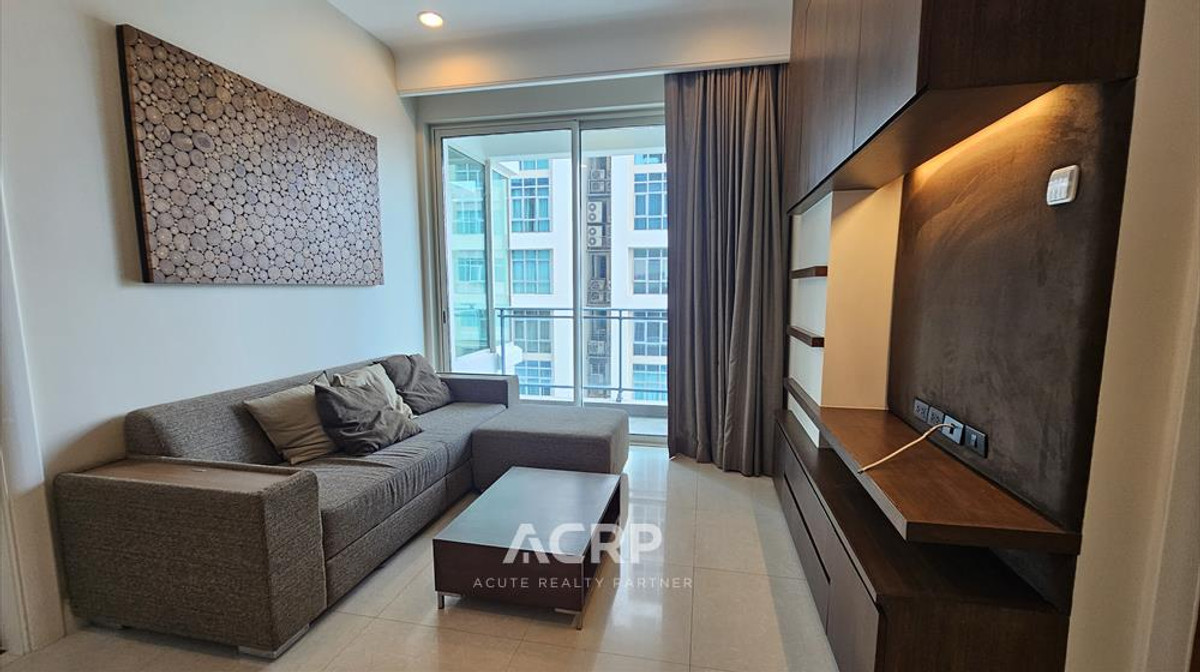 Condo for rent at Q Langsuan, located near BTS Ratchadamri.