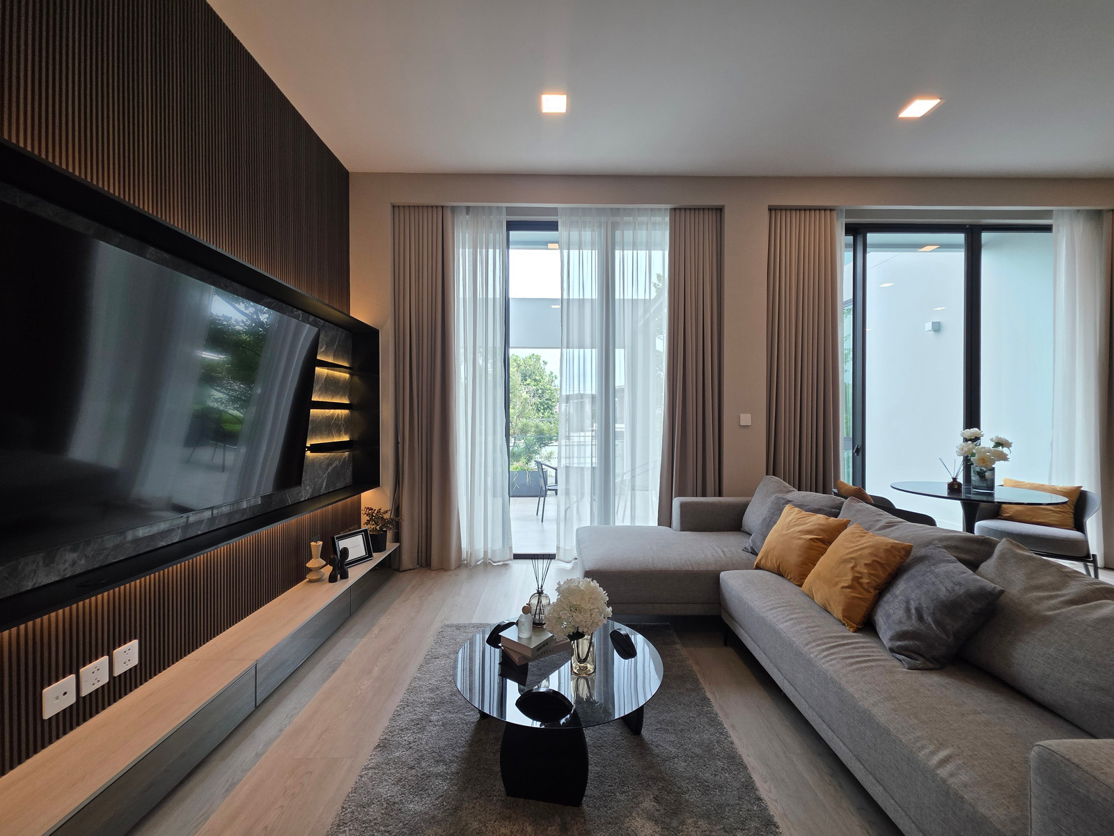 ✨ The Masterpiece! VIVE Krungthepkreetha | Rare 104 sqw Corner Plot 💎 Private Elevator & Lush Garden 🔥 Sale/Rent ✨ The Masterpiece! VIVE Krungthepkreetha | Rare 104 sqw Corner Plot 💎 Private Elevator & Lush Garden 🔥 Sale/Rent