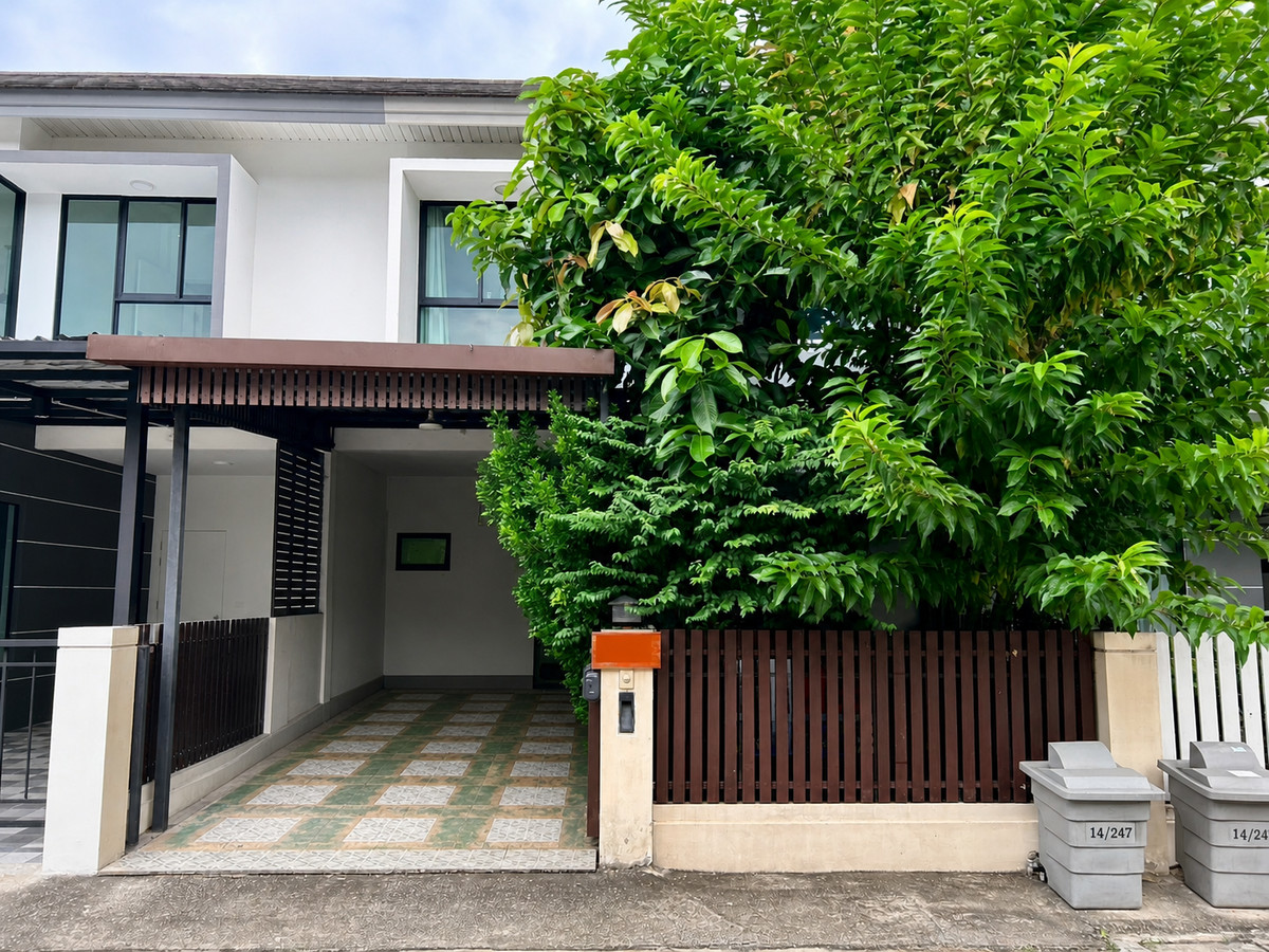 ขายทาวน์โฮม 2 ชั้น เดอะวิลล่า รามอินทรา–วงแหวน บ้านขนาดพอดีอยู่ ต่อเติมครบ จอดรถ 2 คัน ใกล้รถไฟฟ้าสายสีชมพู ขายทาวน์โฮม 2 ชั้น เดอะวิลล่า รามอินทรา–วงแหวน บ้านขนาดพอดีอยู่ ต่อเติมครบ จอดรถ 2 คัน ใกล้รถไฟฟ้าสายสีชมพู
