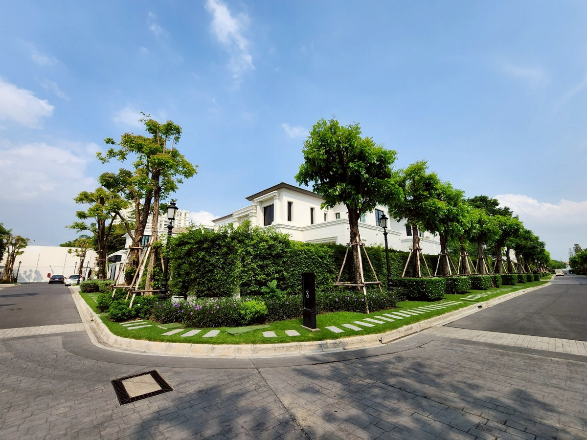 For sale, luxury detached house, Baan Sansiri Pattanakarn, 4 bedrooms, 5 bathrooms, 548 sq m, 118 million baht. For sale, luxury detached house, Baan Sansiri Pattanakarn, 4 bedrooms, 5 bathrooms, 548 sq m, 118 million baht.