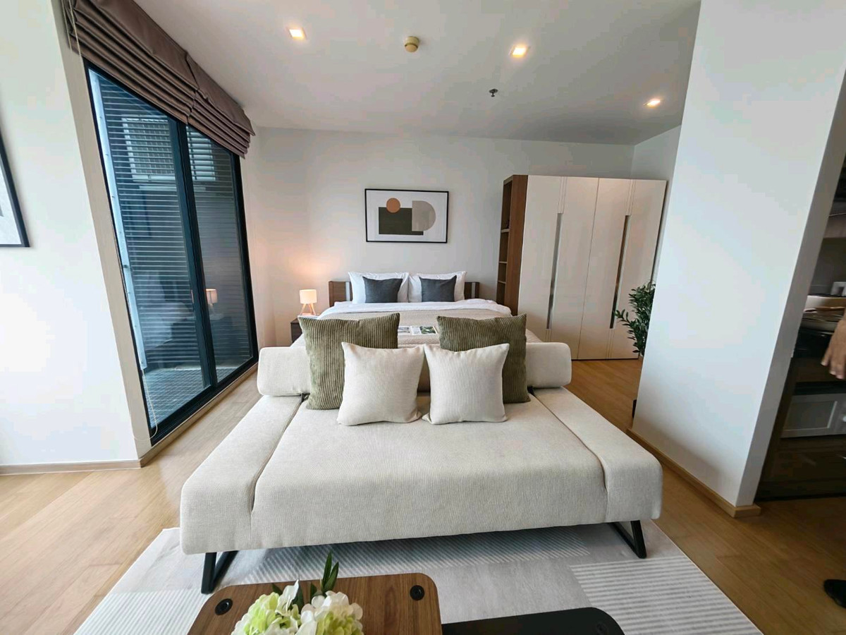 🇬🇧 English (Sale Only – Investment Angle)🔥 For Sale – Noble Reflex (Ari)Rare Unit | City View | With Tenant (Managed by Sontana)📍 Location: Ari (near BTS Ari)🏢 18th Floor – Open city view🛏 Studio (~40 sqm)🛁 Bathtub – รูปที่ 2