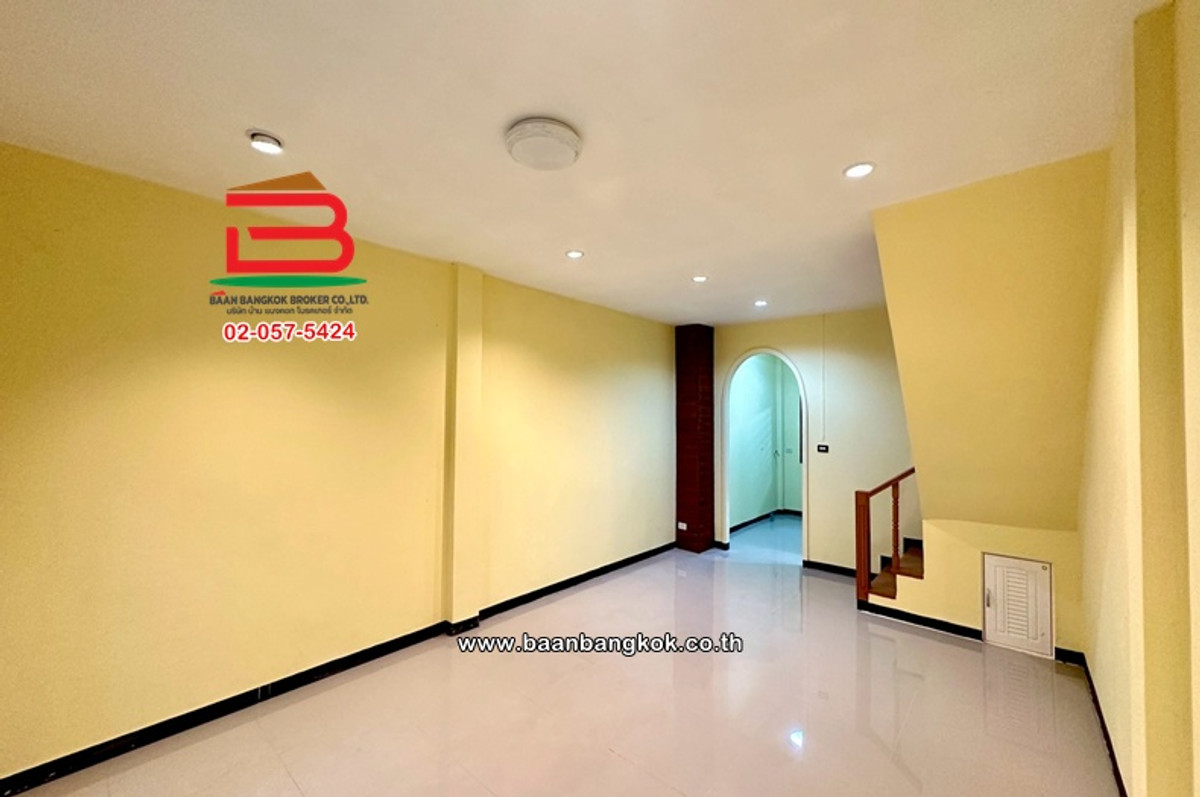 ทาวน์โฮม เนื้อที่ 19 ตร.ว. หมู่บ้านเกษราคลาสสิคโฮม (ซ.17), (ซอยเสรีไทย 81/2) ถนนเสรีไทย-สวนสยาม แขวงคันนายาว เขตคันนายาว – รูปที่ 4