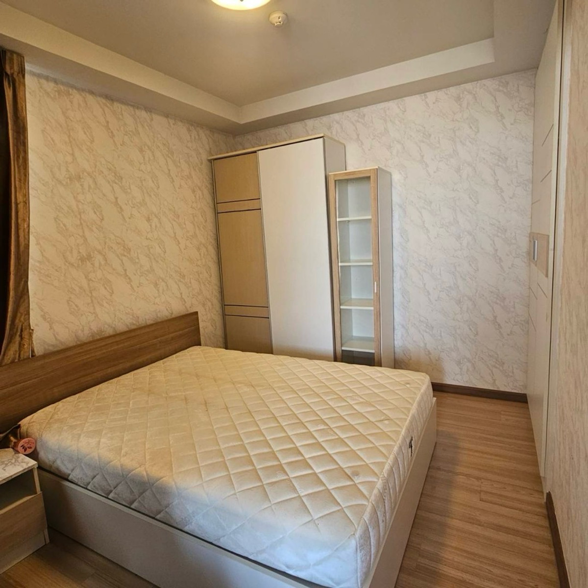 ให้เช่าคอนโด เจคอนโด(สาทร-กัลปพกฤษ์)
ขนาด 37 ตรม ชั้น21 อาคาร เอ ห้องเฟอร์ดีมาก
1 ห้องนอน 1 ห้องน้ำ 1 ห้องนั่งเล่นขนาดใหญ่
ห้องสวย 11,000 บาท เท่านั้น ให้เช่าคอนโด เจคอนโด(สาทร-กัลปพกฤษ์)
ขนาด 37 ตรม ชั้น21 อาคาร เอ ห้องเฟอร์ดีมาก
1 ห้องนอน 1 ห้องน้ำ 1 ห้องนั่งเล่นขนาดใหญ่
ห้องสวย 11,000 บาท เท่านั้น