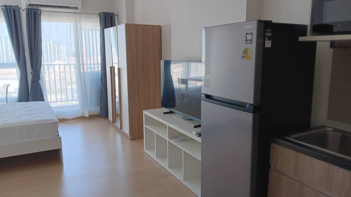 New room, new furniture, never rented out.