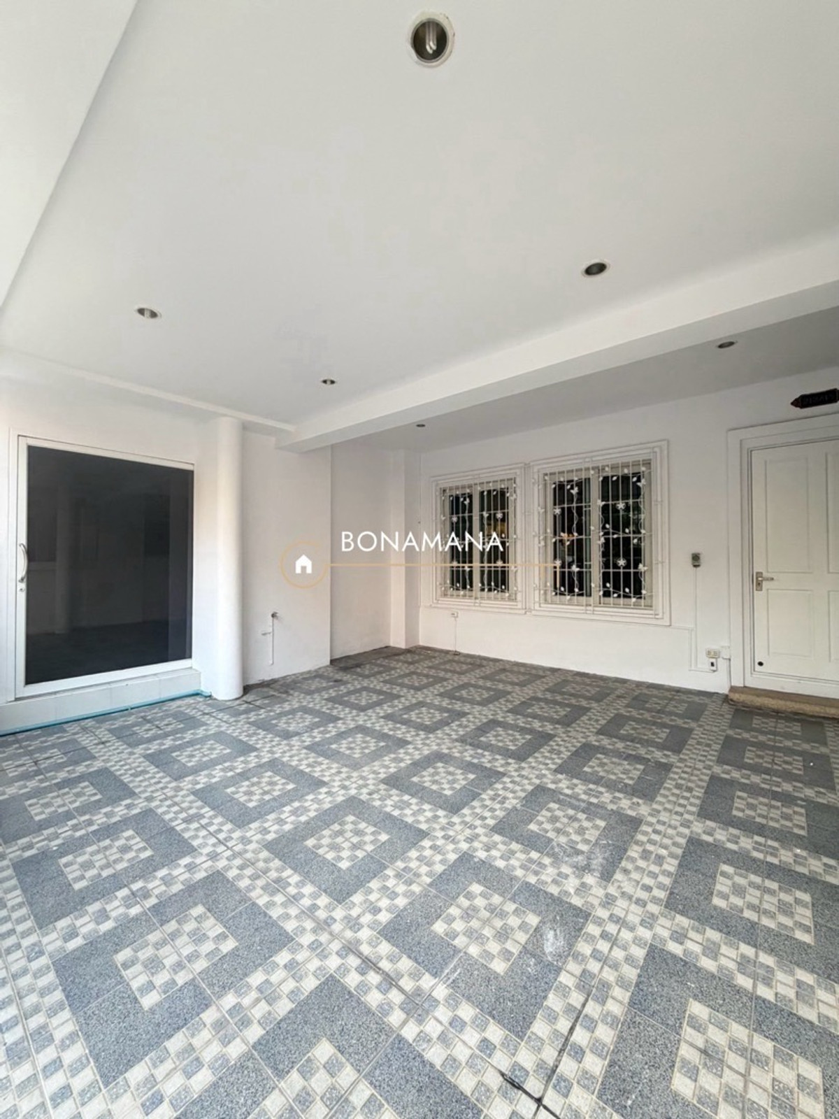 ให้เช่าบ้าน Townhome หมู่บ้าน Urban Sathorn (Bolero zone) ติดถนนใหญ่ ราชพฤกษ์ (BTS บางหว้า 1.8km) – รูปที่ 2