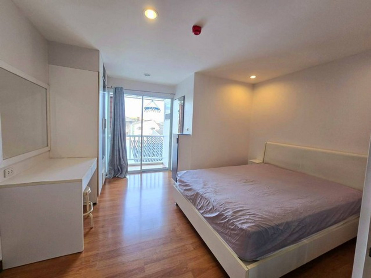 Condo for sale, Pratchaya Place 1, Ratchada-Huai Khwang, near MRT Huai Khwang, only 800 m., 28 sq m, price 1.35 million.