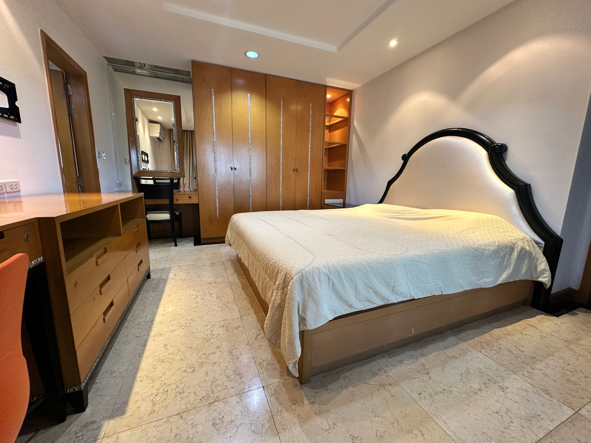 🔥 163 sqm ONLY 50K! Large Balcony Condo in Si Phraya |  // 163 ตร.ม. เพียง 50,000! คอนโดระเบียงใหญ่ สี่พระยา |  – รูปที่ 4
