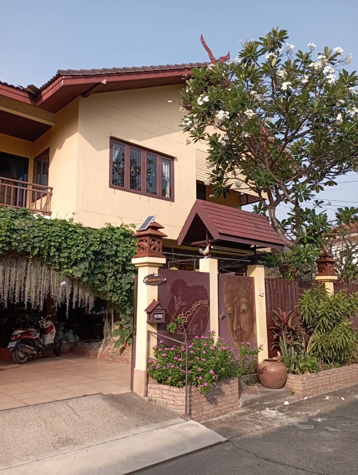 ขายบ้านเดี่ยว หมู่บ้านสินธนา กรีนวิลล์ นวมินทร์ 50 ขนาด 132 ตร.ว. บ้านครึ่งตึกครึ่งไม้ พร้อมสระว่ายน้ำ ราคา 22,000,000 บาท – รูปที่ 2