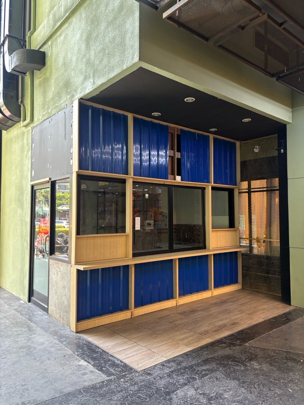📍 Retail Space for Rent in On Nut – Community Mall Location :18,000 THB/month
📍 Retail Space for Rent in On Nut – Community Mall Location :18,000 THB/month