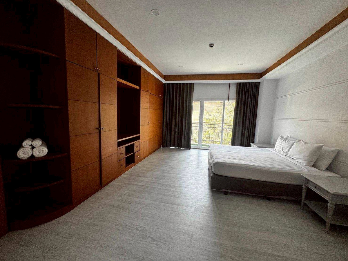 LTH15237 – Spacious Condo Pet-Friendly for Rent Nana | City Lifestyle Best Value | Near BTS Nana | 95,000 THB | Condo for rent Nana, extra large room. Allows pets, good value, close to BTS Nana LTH15237 – Spacious Condo Pet-Friendly for Rent Nana | City Lifestyle Best Value | Near BTS Nana | 95,000 THB | Condo for rent Nana, extra large room. Allows pets, good value, close to BTS Nana