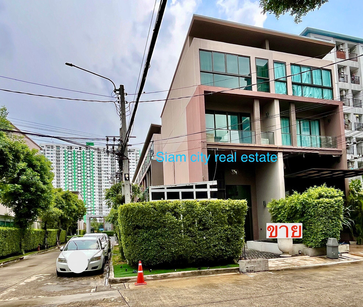 ขายทาวน์โฮม 3 ชั้นครึ่ง ร่วมสมัย โครงการ บ้านกลางเมือง รัชโยธิน เหมาะสำหรับอยู่อาศัย และทำเป็น Home office – รูปที่ 2